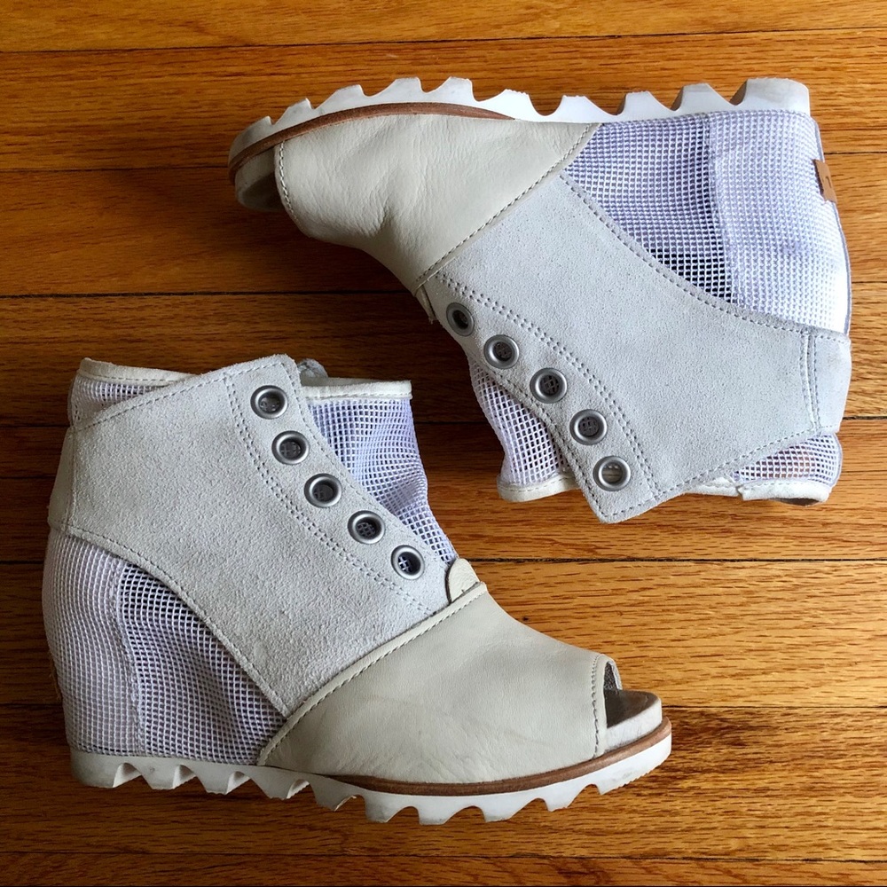 Sorel white peeptoe wedges